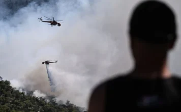 Πλησιάζει τα Μέγαρα η φωτιά που κατακαίει- Δεν μπορούν να πετάξουν τα αεροσκάφη