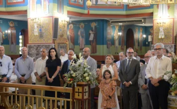 Ενας υφυπουργός και δύο «γαλάζιοι» βουλευτές τίμησαν τον ακραίο Αμβρόσιο που… αφόριζε τον Μητσοτάκη