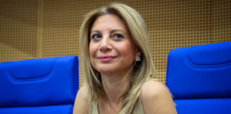 Καρυστιανού για φωτιές: Να παραιτηθεί ο Μητσοτάκης – Ανίκανο «επιτελικό» κράτος