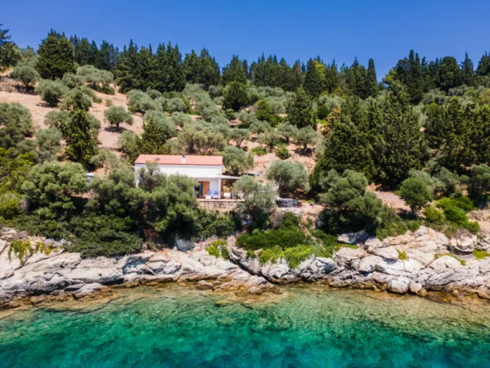 Argyronisos_Beautemag_08_26_2