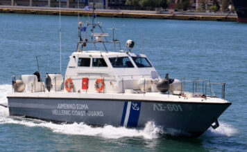Σύγκρουση τουριστικών σκαφών στο Βουτούμι Αντίπαξων – Τρεις επιβάτες στο Κέντρο Υγείας