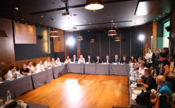 Τσίπρας: Η συσσώρευση ολιγοπωλίων πιέζει τη μικρομεσαία επιχειρηματικότητα και τους αυτοαπασχολούμενους