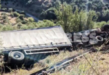Φορτηγό έπεσε σε γκρεμό-Νεκρός ο 48χρονος οδηγός