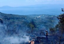 Σε επιφυλακή έμειναν όλη τη νύχτα για τη φωτιά στον Άγιο Λαυρέντιο
