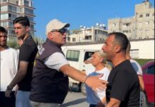 «Μήπως μεταφέρουν το παιδί μου;»: Πατέρας προσπαθεί να σταματήσει ασθενοφόρα στην Κερύνεια αναζητώντας τα αγνοούμενα παιδιά του από το ναυάγιο