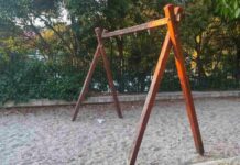 Ξήλωσαν τις κούνιες από παιδική χαρά στην Πορταριά