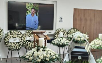 Σε κλίμα οδύνης έγινε η αποτέφρωση του συντονιστή που σκοτώθηκε μετά τη σύγκρουση ελικοπτέρων στην Ψάθα