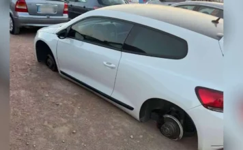 Λεηλάτησαν αυτοκίνητα πυροσβεστών που επιχειρούσαν στις φωτιές