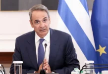Μητσοτάκης στο υπουργικό: Από 1η Σεπτεμβρίου η μείωση τιμών και στα σχολικά είδη