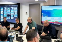 Ο Κυριάκος Μητσοτάκης στο Συντονιστικό της Πολιτικής Προστασίας για τις φωτιές – Ενημερώθηκε για όλα τα πύρινα μέτωπα