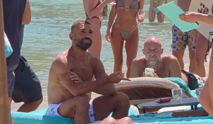 mykonos salah