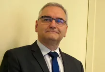 Απίστευτη υπόθεση στη Γαλλία: Υπάλληλος υπουργείου έδινε κρυφά διουρητικά σε γυναίκες για να τις βλέπει να ουρούν πάνω τους