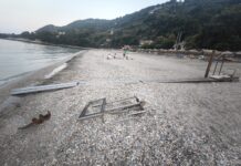 Αναμένουν την αποκατάσταση των ζημιών σε εξοπλισμό ΑμεΑ σε παραλίες του Δήμου Ζαγοράς – Μουρεσίου