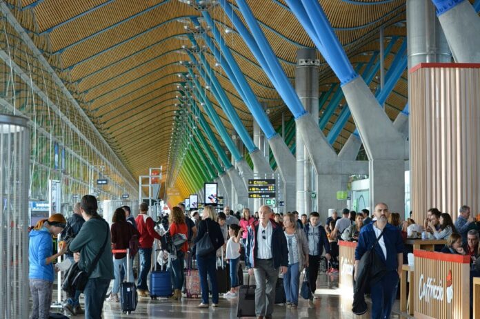 touristes aerodromio