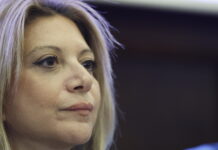 Καρυστιανού στο Ράδιο ΕΝΑ: «Όταν μια μάνα κρατά σακούλα με ό,τι απέμεινε από το παιδί της και δεν τρελαθεί, δεν την λυγίζει τίποτα»