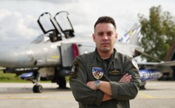 Θλίψη για τον 37χρονο σμηναγό Δημήτρη Πέτρου: «Βγες να με δεις από τον ουρανό…» έλεγε στη γιαγιά του