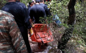 Επιχείρηση διάσωσης 23χρονου σε δύσβατη περιοχή στα Ιωάννινα, τον εντόπισαν τραυματισμένο πυροσβέστες