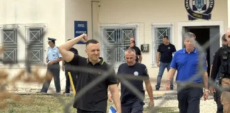 Αντιδράσεις των κομμάτων για την πρόθεση Κασιδιάρη να κατέβει στις εκλογές – «Πρόκληση απέναντι στα θύματα της Χρυσής Αυγής»