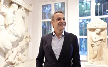 Συγκρατημένη αισιοδοξία για τις δημοσκοπήσεις το Μέγαρο Μαξίμου – Που ποντάρουν