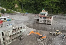 Πάνω από 1.130 οι νεκροί από την καταστροφική κατολίσθηση στο Νεπάλ – Σβήνουν οι ελπίδες για επιζώντες, στους 4.462 οι αγνοούμενοι