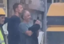 Συγγενείς των θυμάτων βγάζουν φωτογραφίες το σημείο της τραγωδίας στην Πλάκα – «Η Έρις ήταν 3 μηνών έγκυος, είμαστε συγκλονισμένοι»