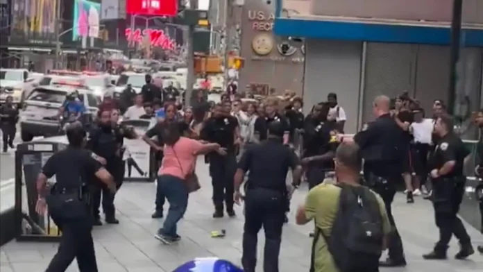 times-square-maxairi-1200x675