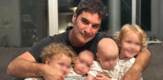 Ο Χριστόφορος Παπακαλιάτης βάφτισε τα τέσσερα ανίψια του
