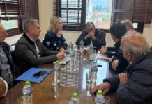 Σε εξέλιξη η σύσκεψη με τον Υφυπουργό Πολιτικής Προστασίας στο Νότιο Πήλιο (φωτογραφίες)