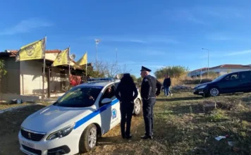 «Δεν άντεξα τις τύψεις» – Τι λέει ο γιος της 79χρονης που τα αδέρφια του την έθαψαν στον κήπο τους