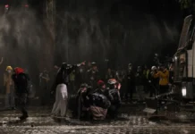 «Βράζει» η Ευρώπη: Κύμα διαδηλώσεων σε Γαλλία, Ιταλία, Πορτογαλία και Αλβανία