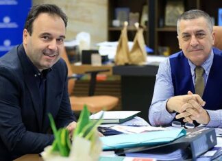 Το «μπιφ» Κουρέτα – Παπαστεργίου με φόντο την Περιφέρεια