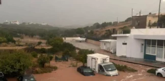Η κακοκαιρία σφυροκοπά την Κρήτη: Πλημμύρισαν σπίτια, αυτοκίνητα θάφτηκαν στα λασπόνερα (βίντεο)