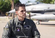 Αυτός είναι ο πιλότος του F-16 «Ζευς» που θα πετάξει την 28η Οκτωβρίου (βίντεο)