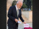 Ο Ράμα έβγαλε… κόκκινα μαξιλάρια για να καλέσει τους διαδηλωτές σε διάλογο
