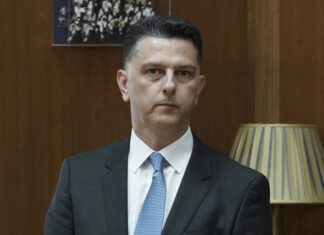 ΕΛΑΣ: «Ομολογία ενοχής» η απομάκρυνση Μπεκίρη από το γραφείο Μητσοτάκη