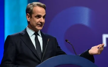 Μητσοτάκης: Η Ελλάδα από τις λίγες χώρες που μειώνουν το χρέος και παράγουν πλεονάσματα