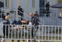 Λιποθύμησε ο Πάνος Ρούτσι την ώρα της δίκης για τα Τέμπη