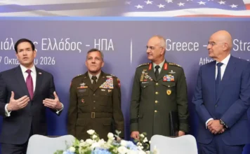 Άναψαν τα αίματα στη Βουλή για τις ΗΠΑ και την επίσκεψη Ρούμπιο – «Ύβρις», «γεράκι του πολέμου»