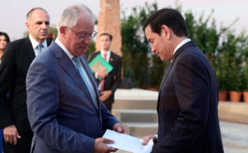 Το δώρο που έκανε ο Τασούλας στον Ρούμπιο