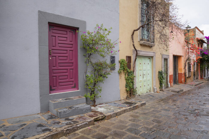 view-colorful-mexican-urban-architecture2
