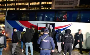 «Το Χωριάτικο»: Στην Ευελπίδων ο ιδιοκτήτης και οι 58 ακόμη συλληφθέντες